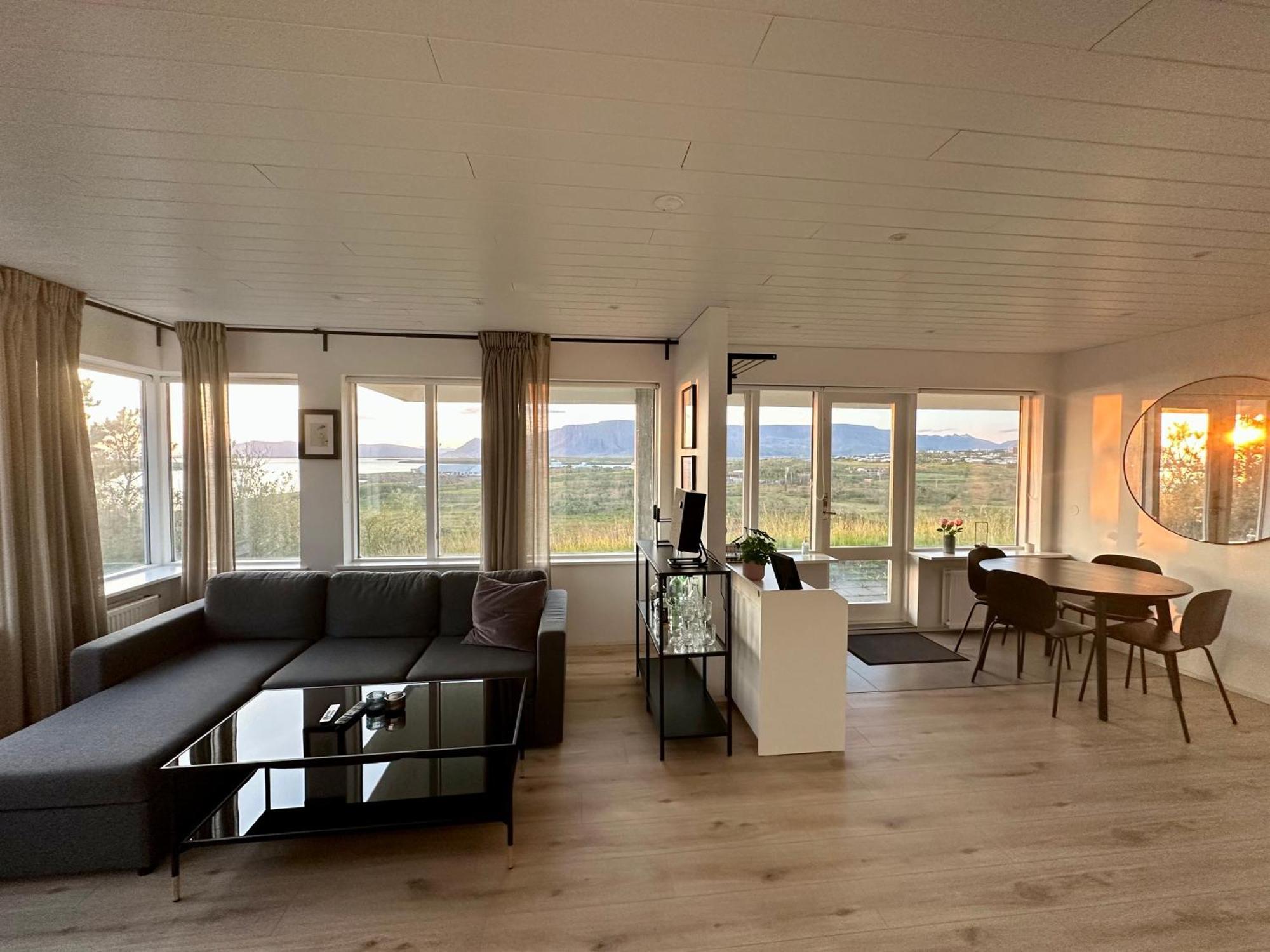 Charming 1-Bedroom Condo With Stunning View Reykjavík Zewnętrze zdjęcie
